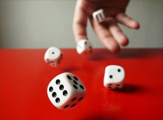 サイコロでボーナスが決まる楽しい制度