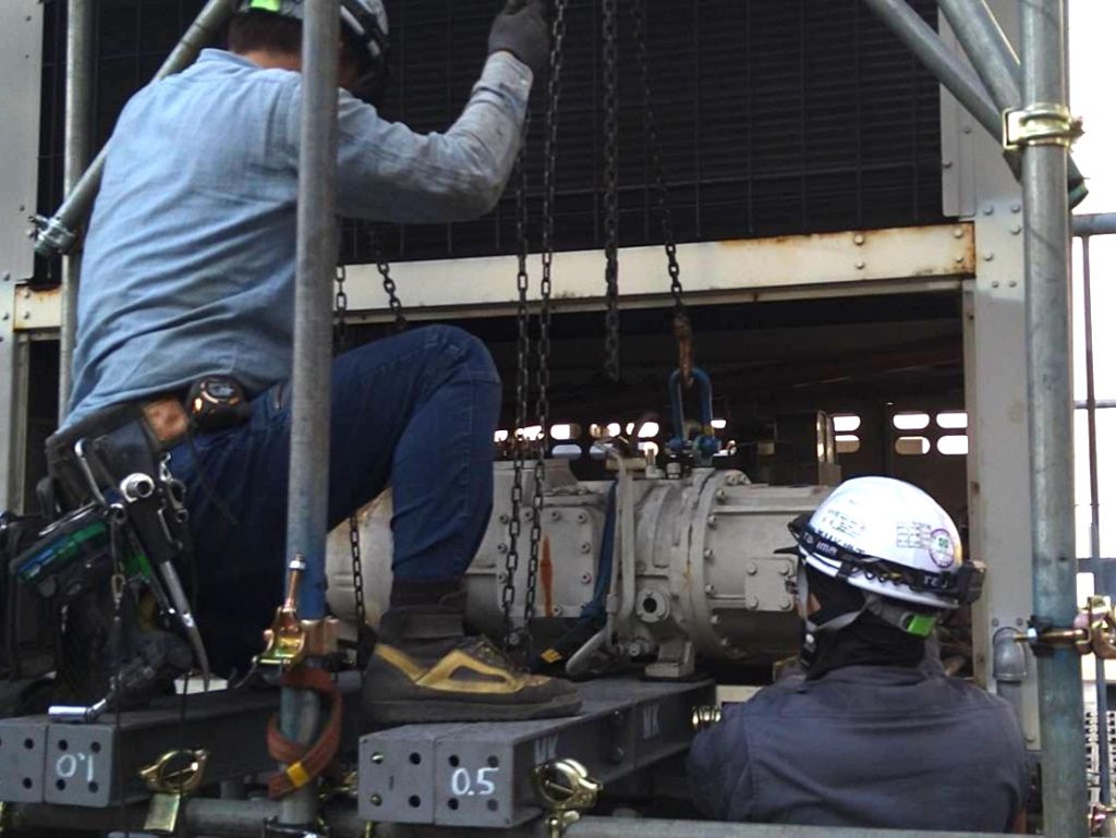 先輩と一緒に現場体験